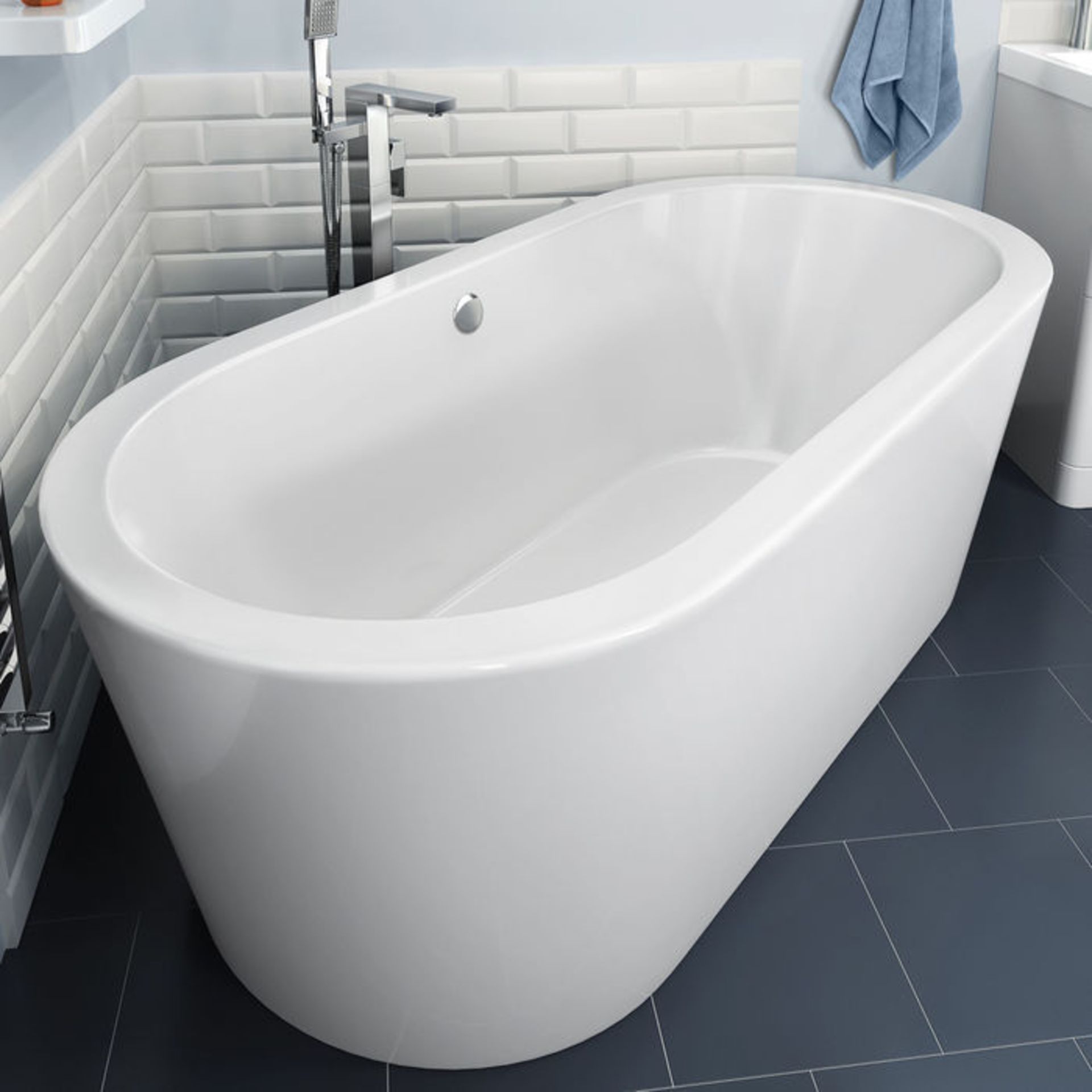 (GR176) 1700X800mm Isla Freestanding Bath. Manufactured from High Quality Acrylic, complimented by a