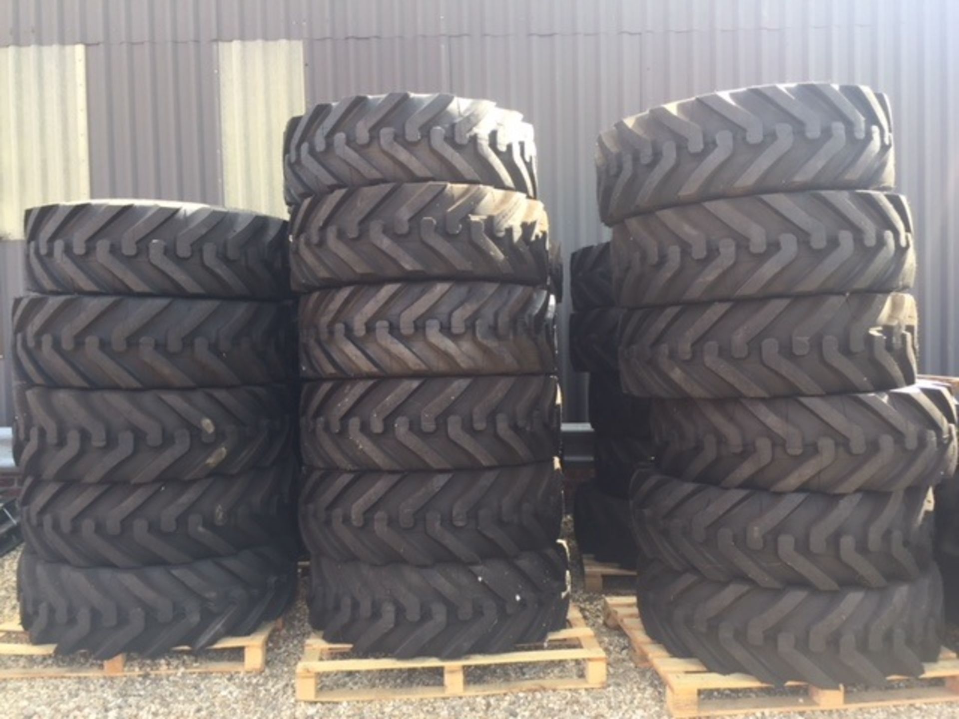 4x Michelin 400/80/24 16ply, new and un-used.