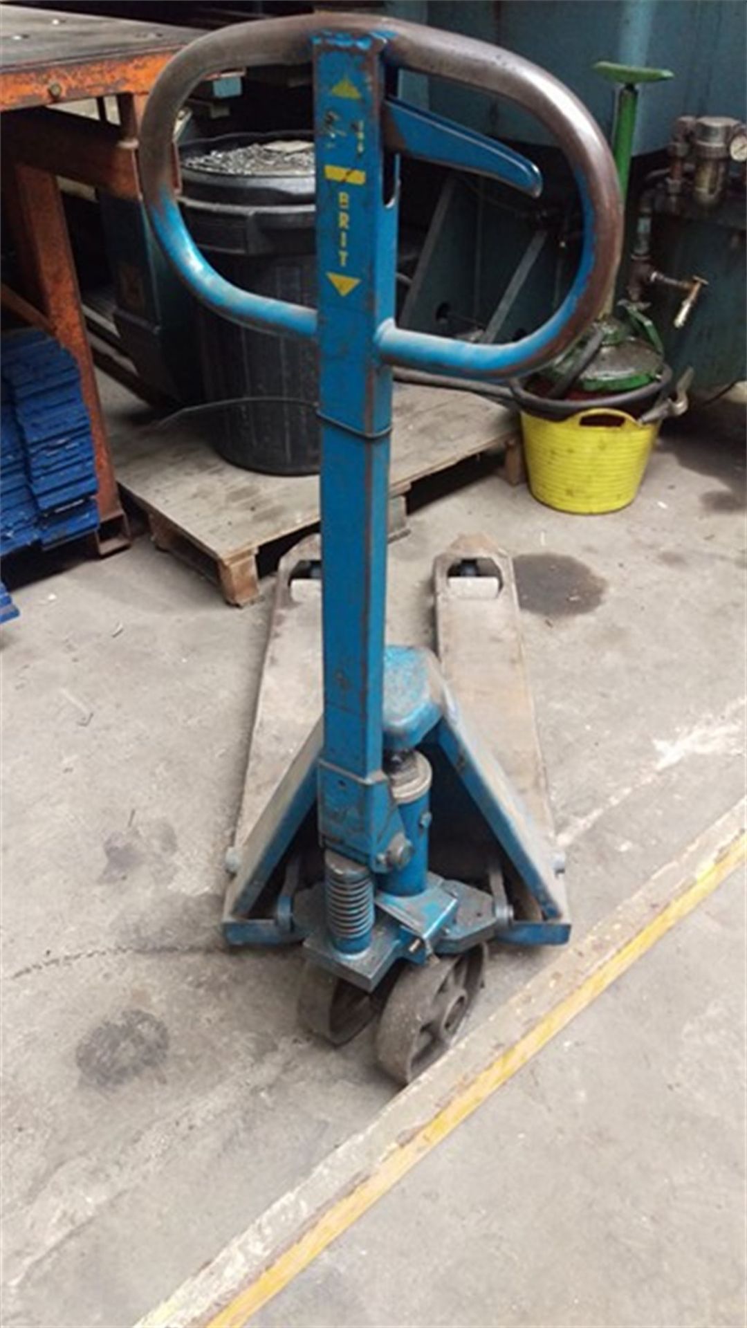 Pallet pump truck