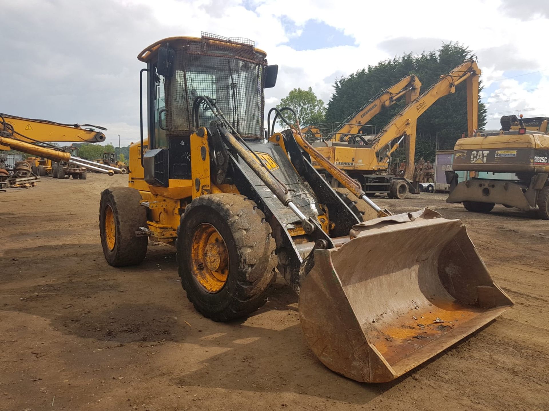 JCB 411 Loading Shovel - Image 2 of 5