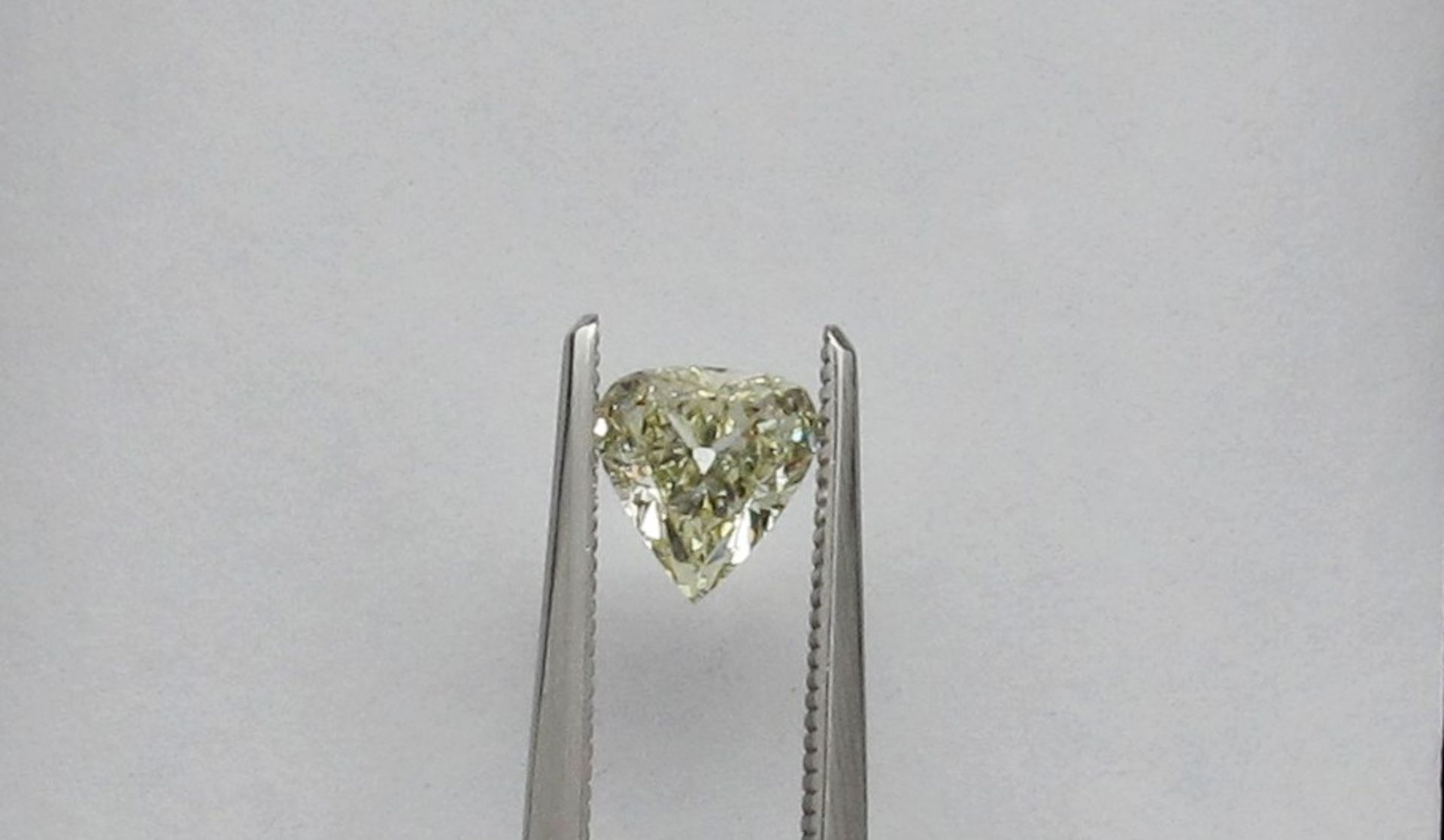 An unmounted Pear-shaped diamond weighing app. 1.03ct.