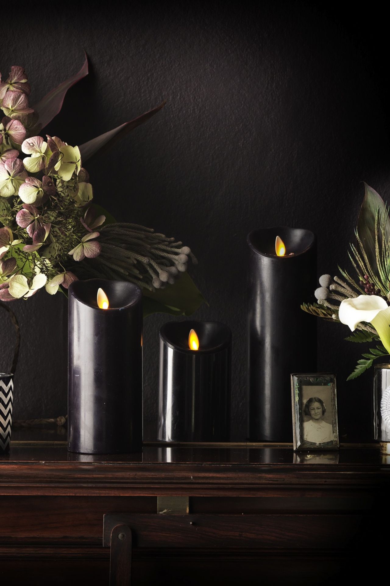 Black Luminara candles 4 x smal 4 x medium and 4 x large with remote. - Image 2 of 2