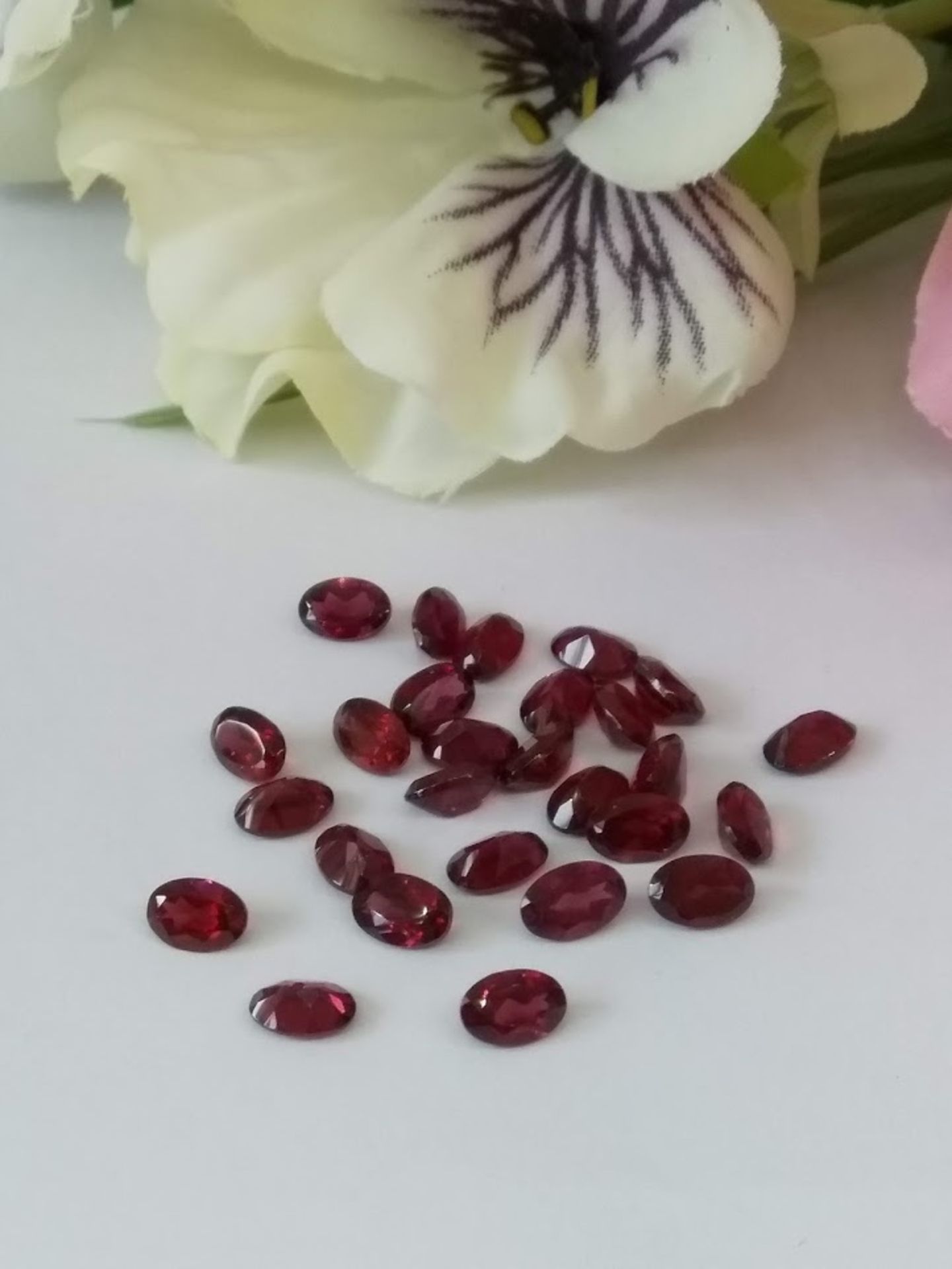 IGL&I Certified 16.90 Cts 27 Pieces natural Untreated Garnet Gemstones - Image 2 of 2