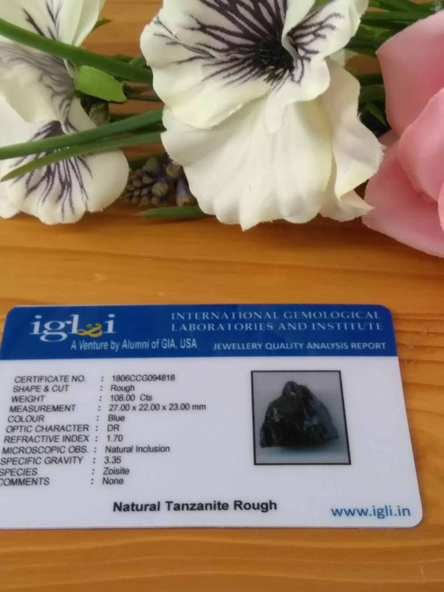 An incredible IGL&I certified - 108 Cts Natural Tanzanite Gemstone - Image 3 of 3