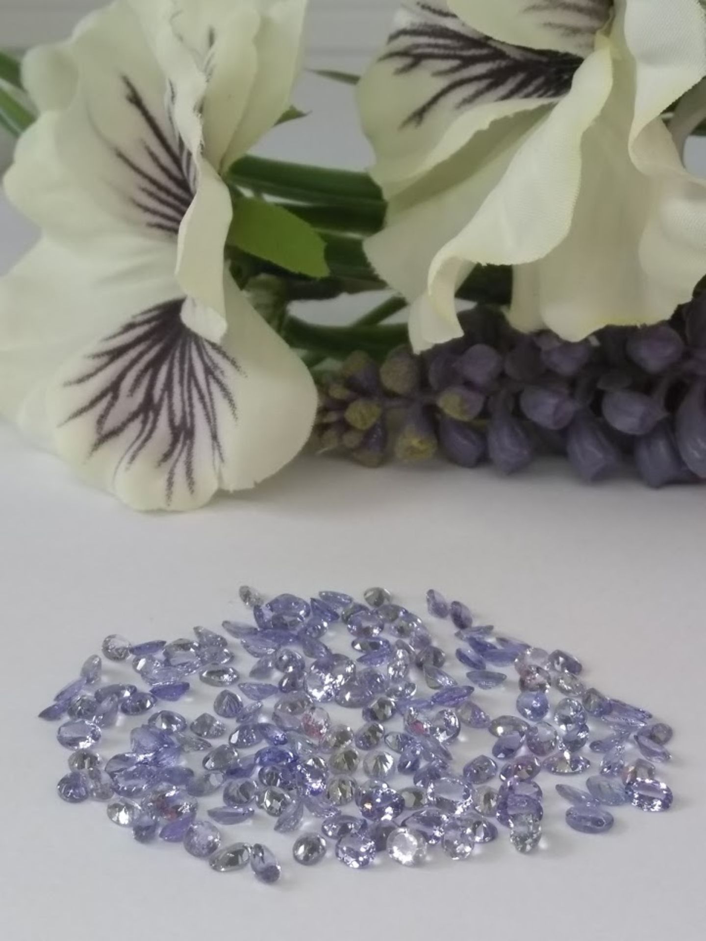 IGL&I Certified 18.29 Cts 155 pieces Natural Tanzanite gemstones - Transparent - Oval Cut