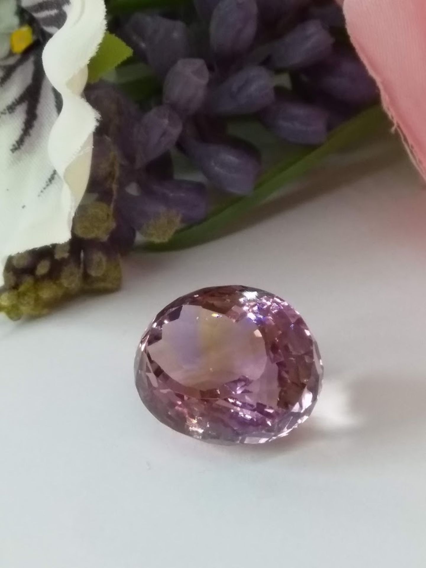 An Outstanding 14.74 Cts Natural Mixed Bi-Colour Ametrine. - Image 2 of 2