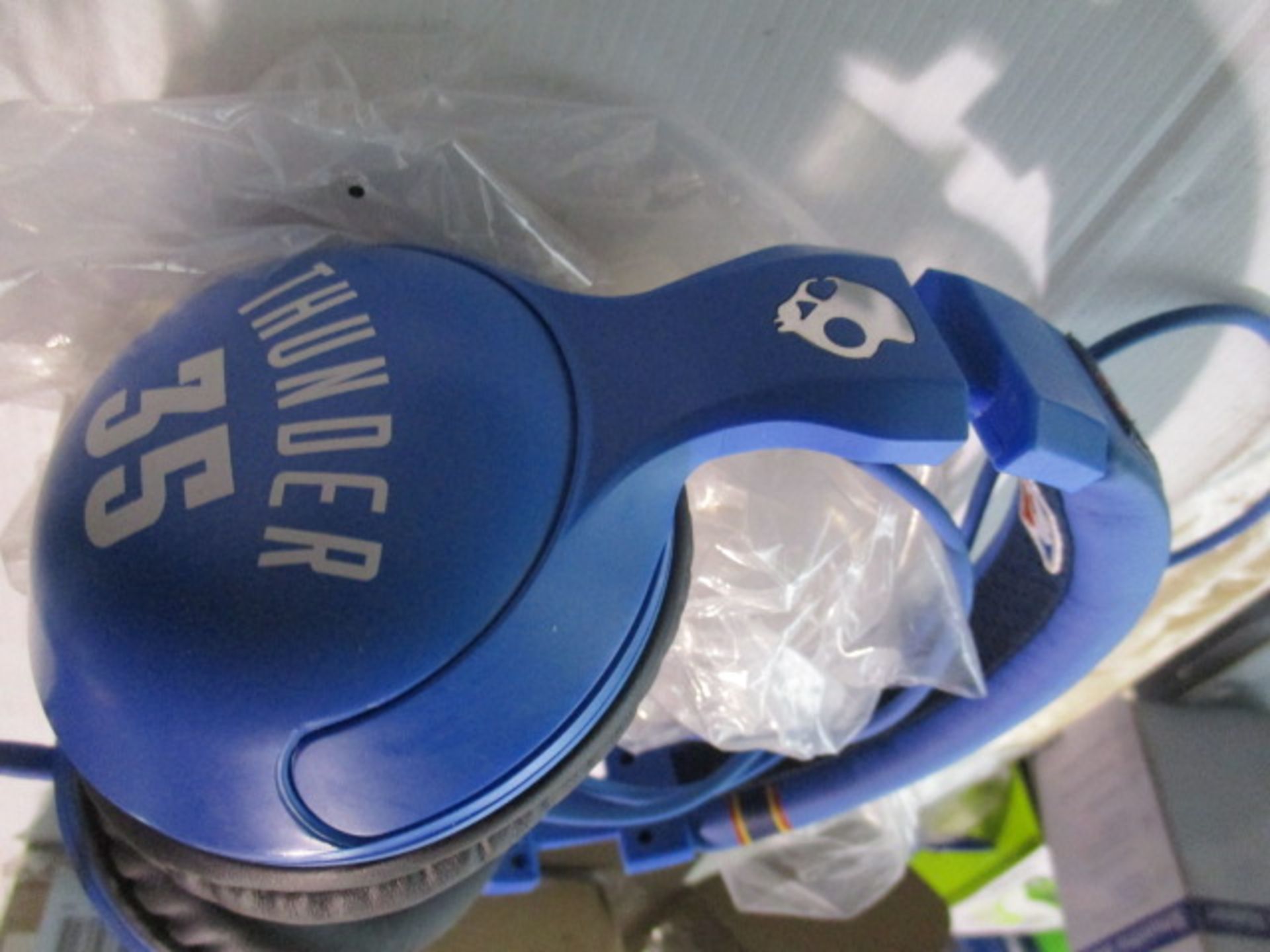 Skullcandy Thunder NBA headfones boxed and unchecked - Image 2 of 3