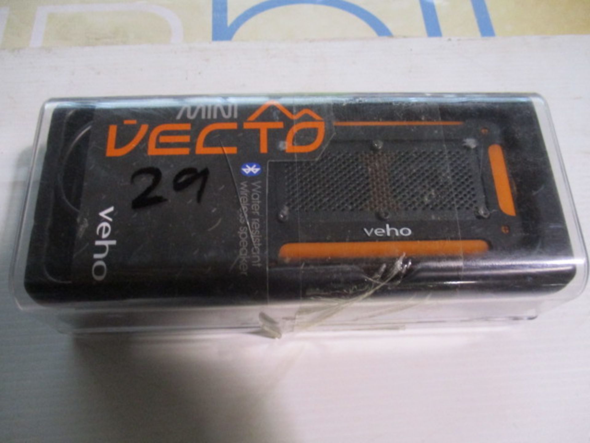 Veho Mini Vecto wireless water resistant/splashproof speaker boxed and unchecked