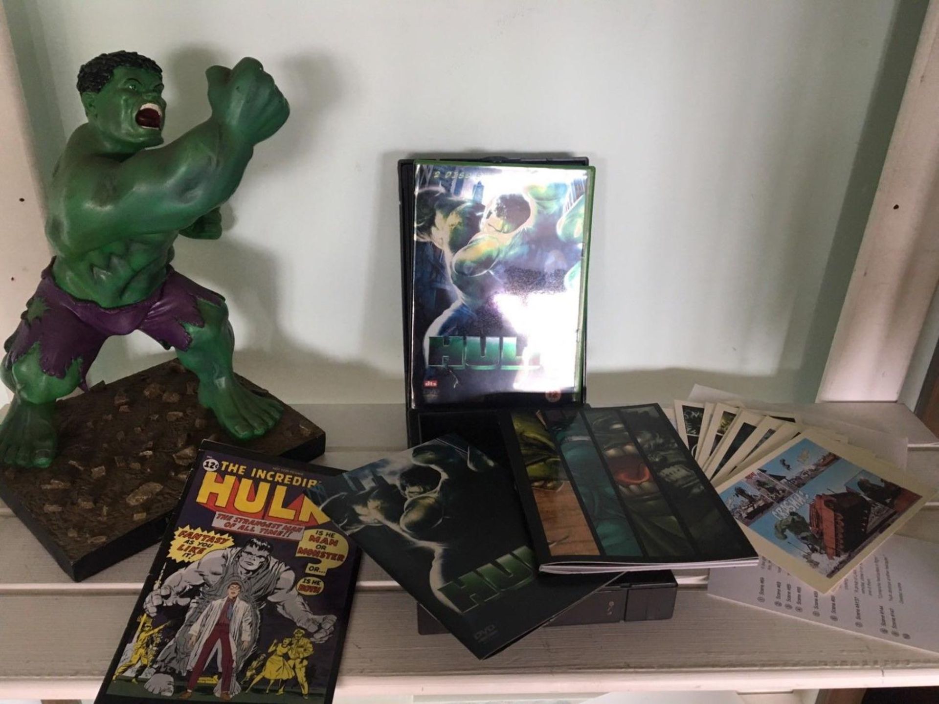 Limited Edition HULK Movie Box Set DVD with large rare statue Marvel 2003 - Image 2 of 3