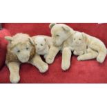 1930s Family Of Lions Toys