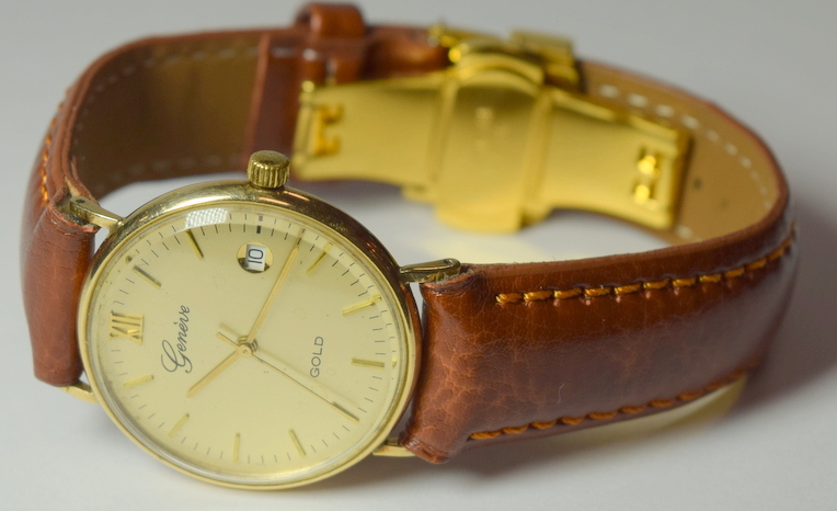 9ct Gold Geneve Watch On Leather Strap - Image 2 of 4