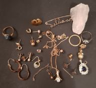 Vintage Retro Parcel of Costume Jewellery Includes Rings & Brooches