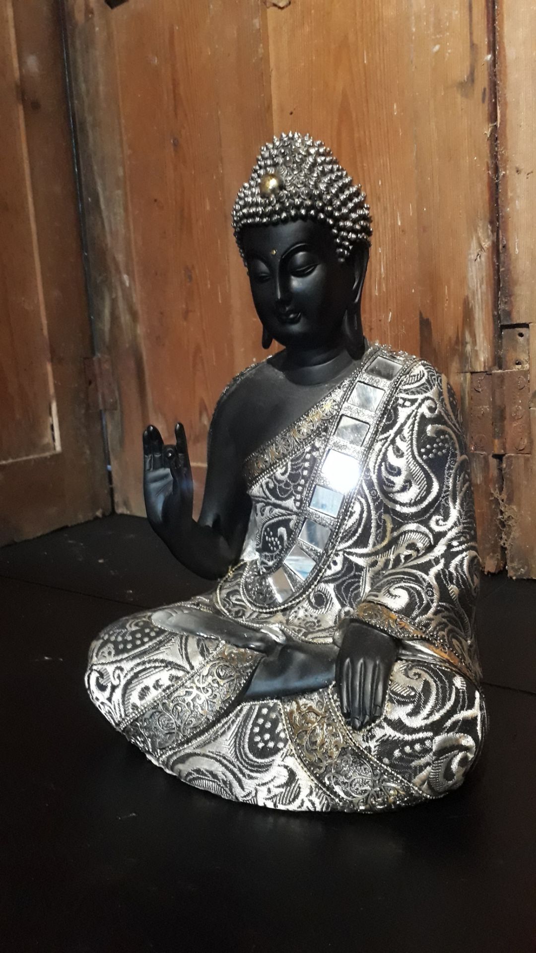 lot 2 Buddha