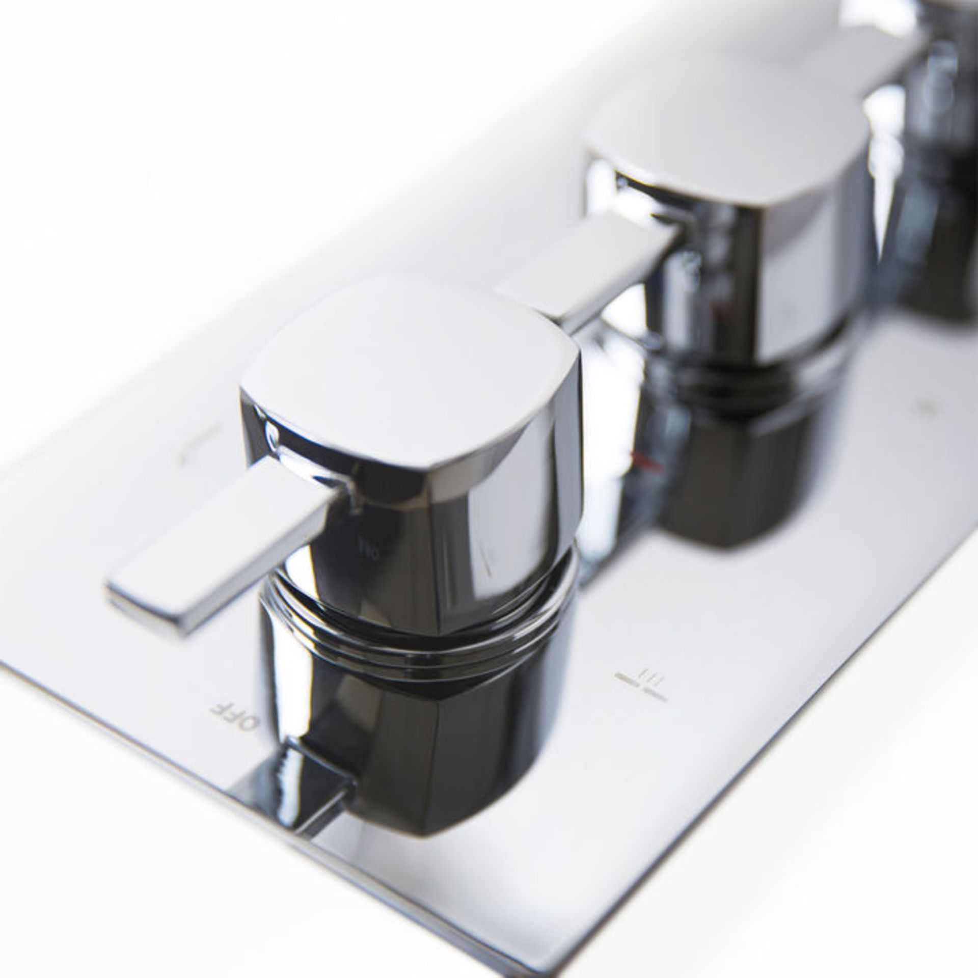 (TA51) Square Three Way Concealed Valve Chrome plated solid brass Built in anti-scalding device - Image 2 of 2