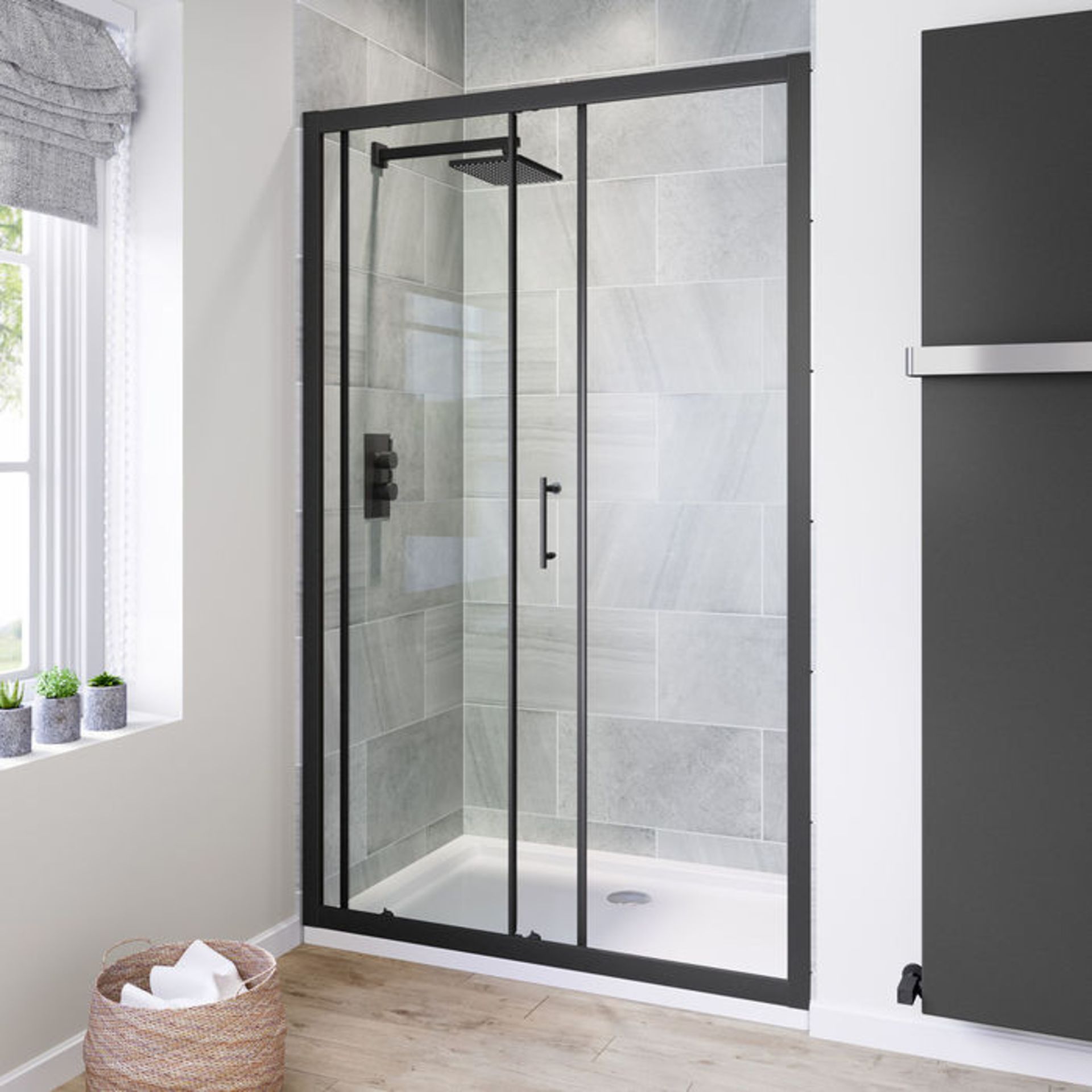 (TA35) 1200mm - 6mm Black Frame Sliding Shower Door. RRP £399.99. Stylish matte black finish frame - Image 3 of 4