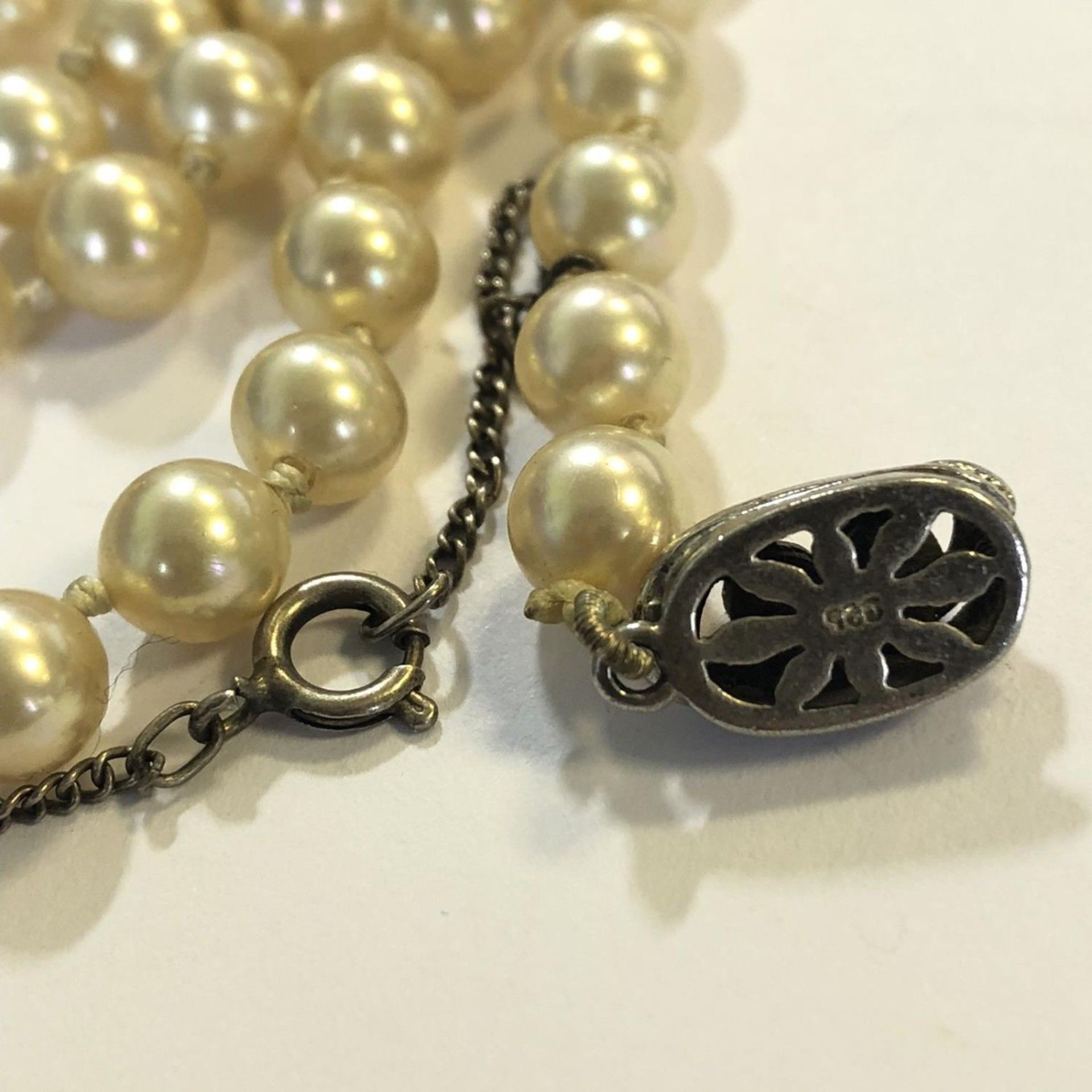 Vintage necklace - Single string strand of faux pearls on a 925 silver clasp - Image 3 of 4