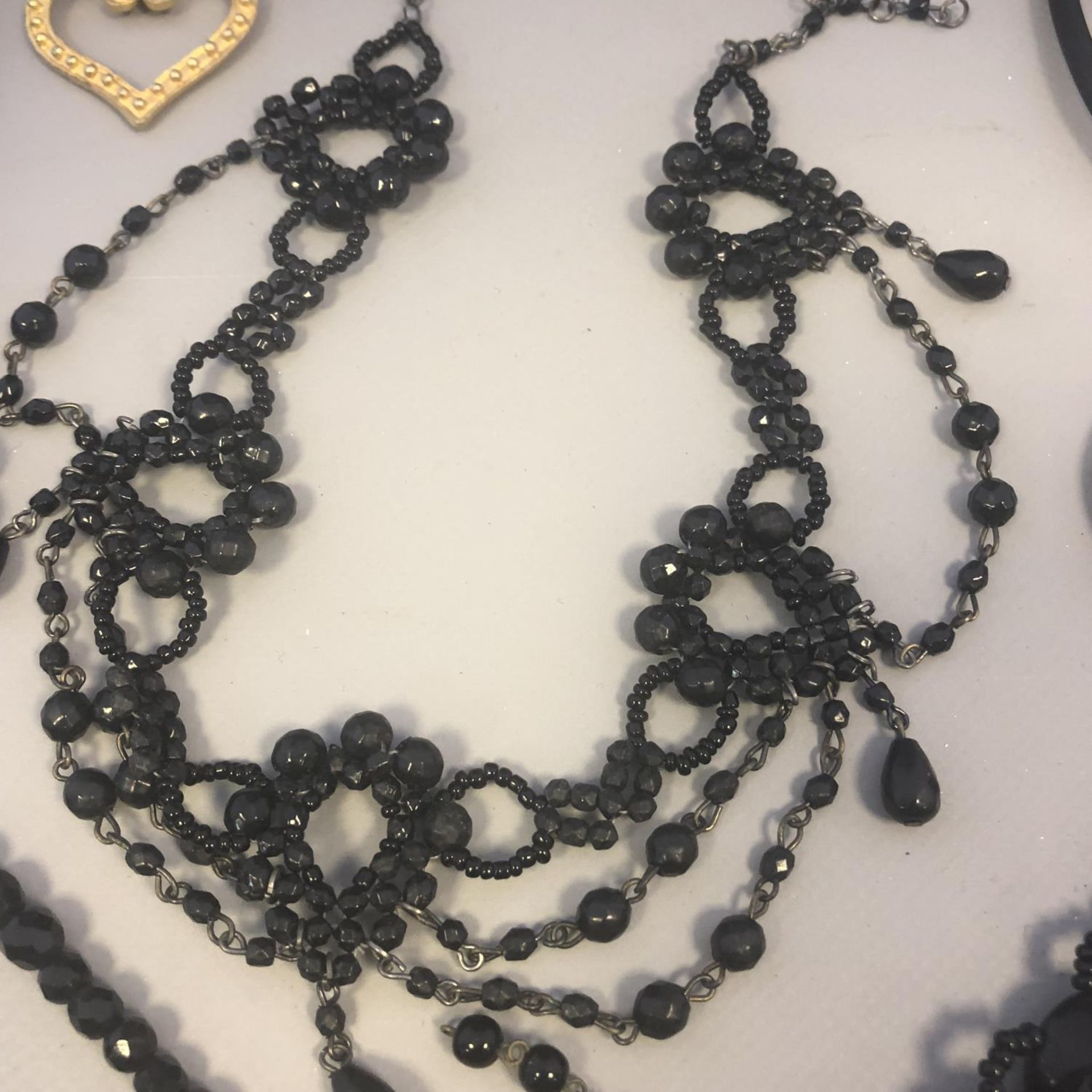 A Collection of Black Necklaces (9) - Image 4 of 7