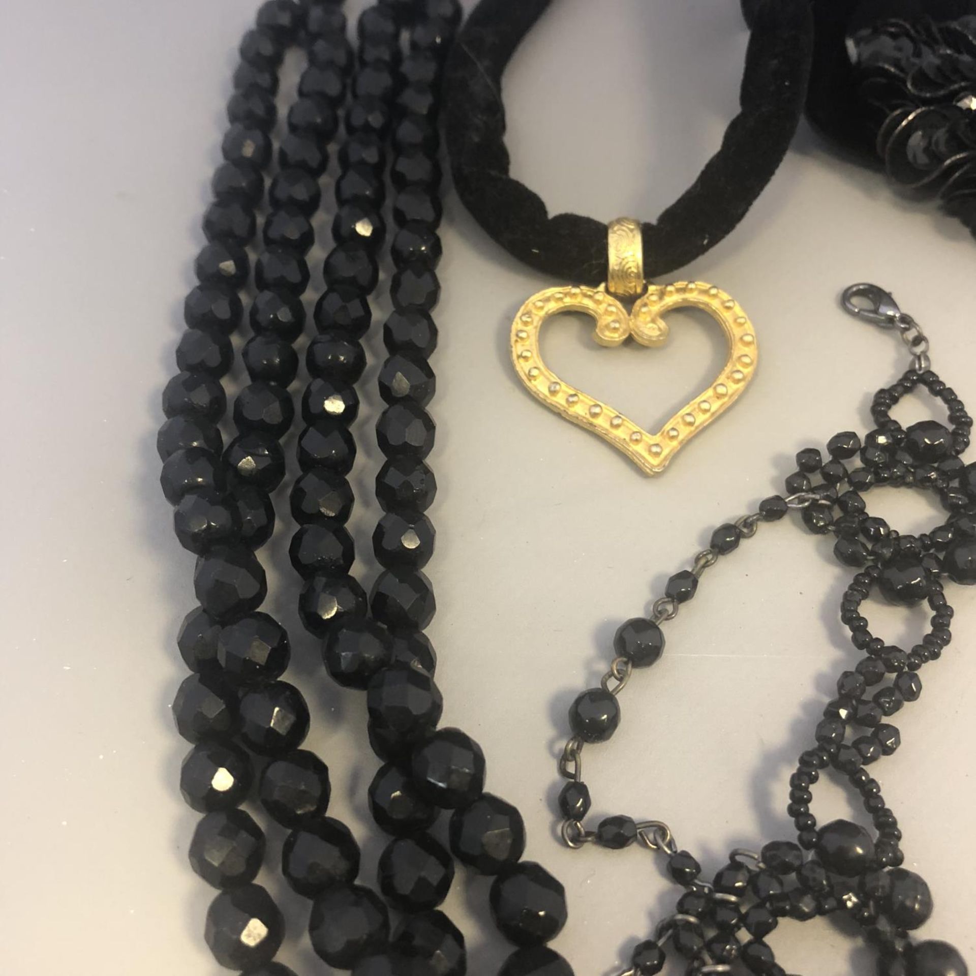 A Collection of Black Necklaces (9) - Image 5 of 7