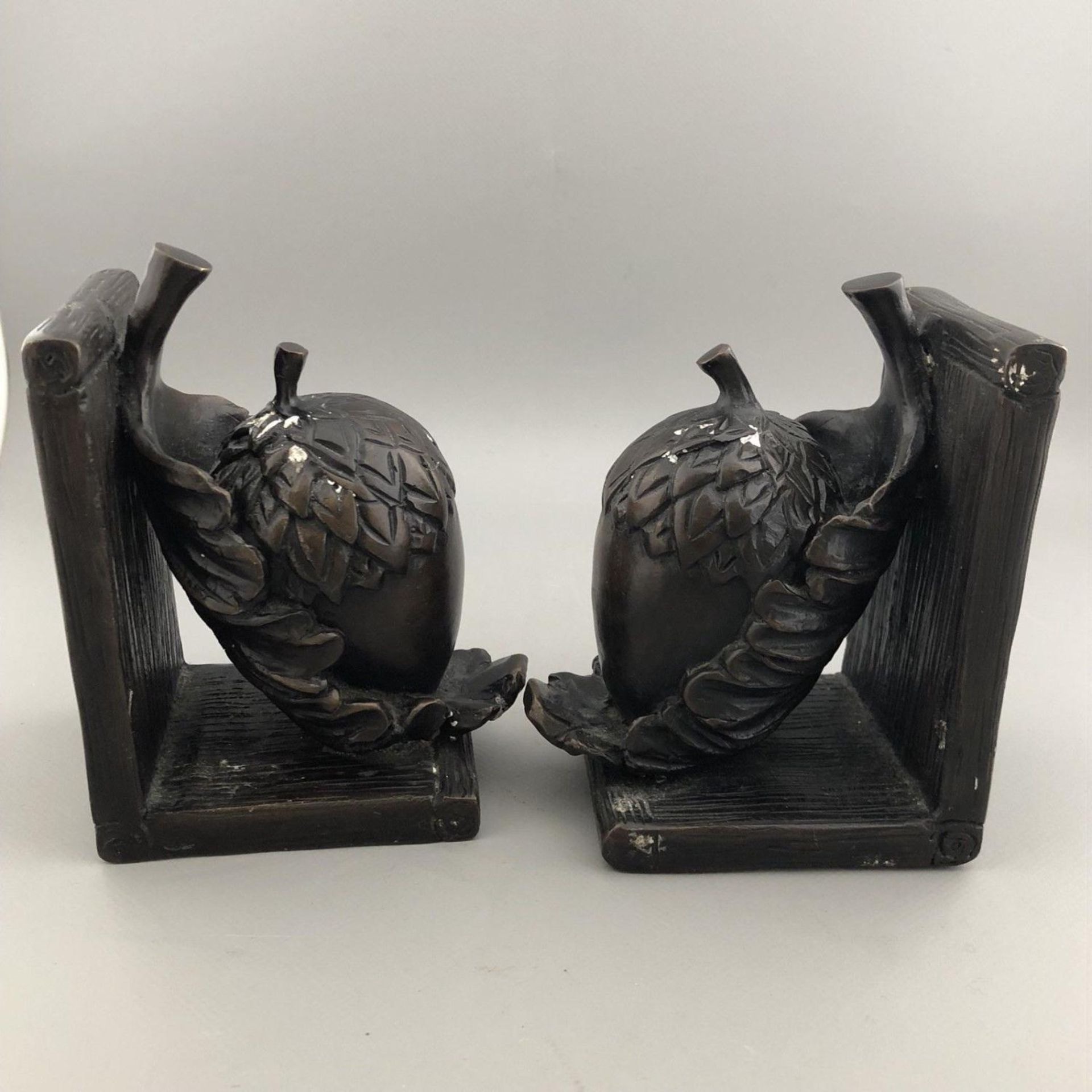 Pair of Antique Victorian Bronzed Bookends Mounted with Acorns and Leaves - Image 3 of 4