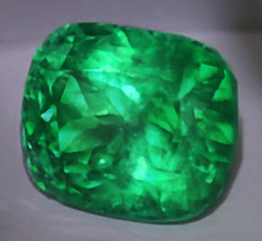 IGI Certified 7.45 ct. Colombian Emerald - Image 4 of 7