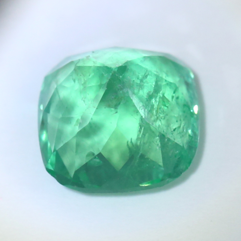 IGI Certified 4.04 ct. Colombian Emerald - Image 6 of 6