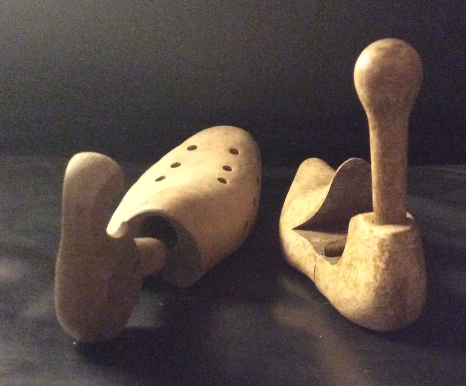 Pair of antique/vintage wooden shoe lasts - Image 2 of 3