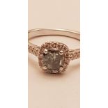 Ring in white gold set with diamonds totaling 0.85 ct