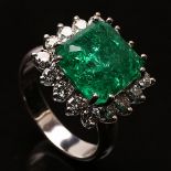 Ring with 1.28ct diamonds and 8.8ct emerald