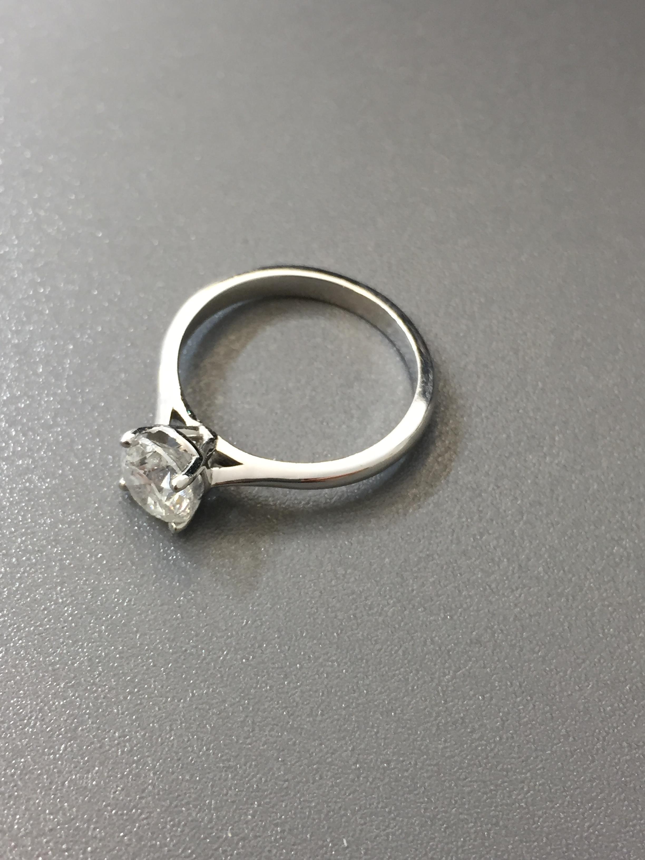 1.31ct diamond solitaire ring set in 18ct white gold. 4 claw setting. Colour and clarity. Ring - Image 3 of 4