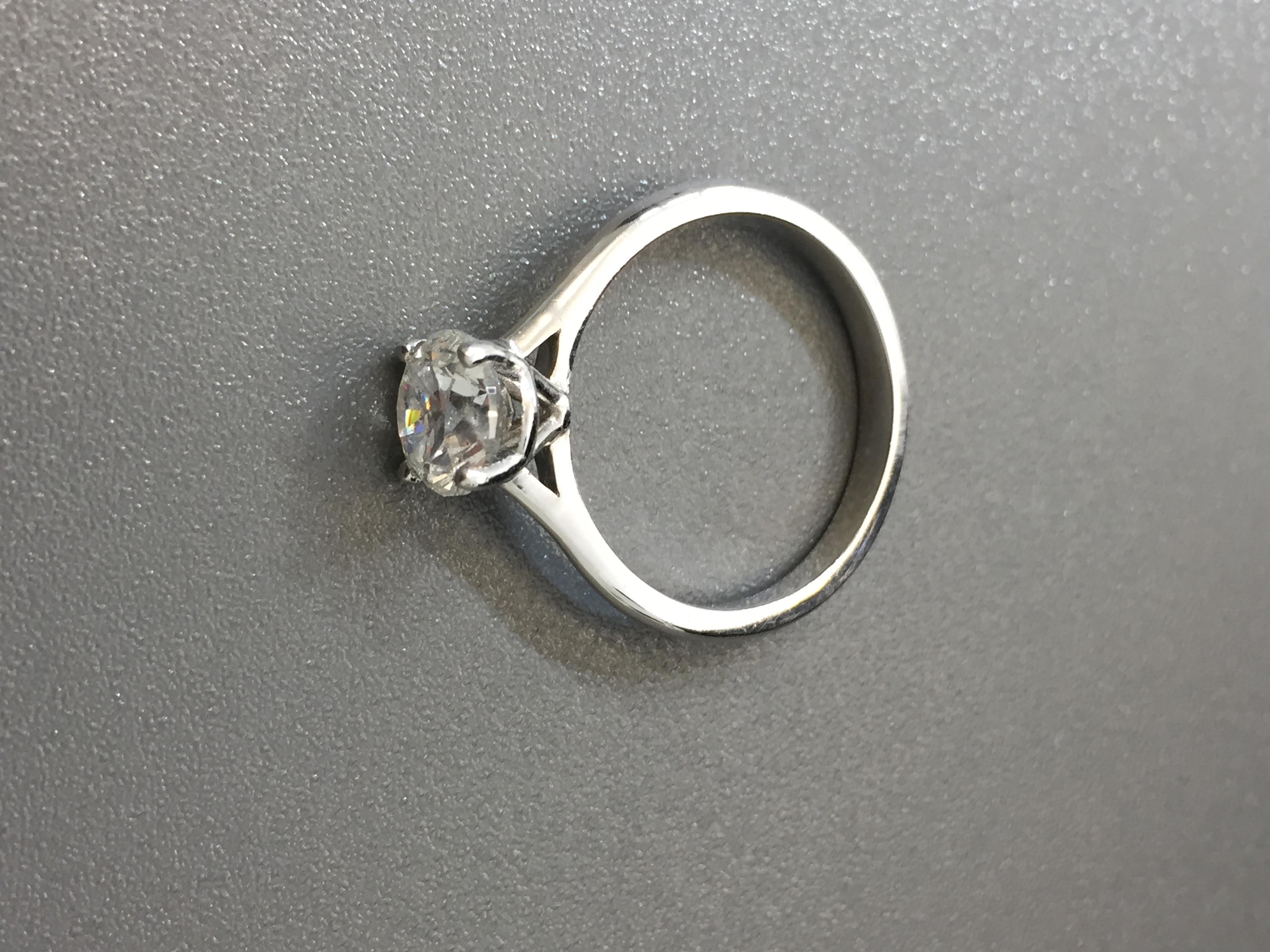 1.31ct diamond solitaire ring set in 18ct white gold. 4 claw setting. Colour and clarity. Ring - Image 2 of 4