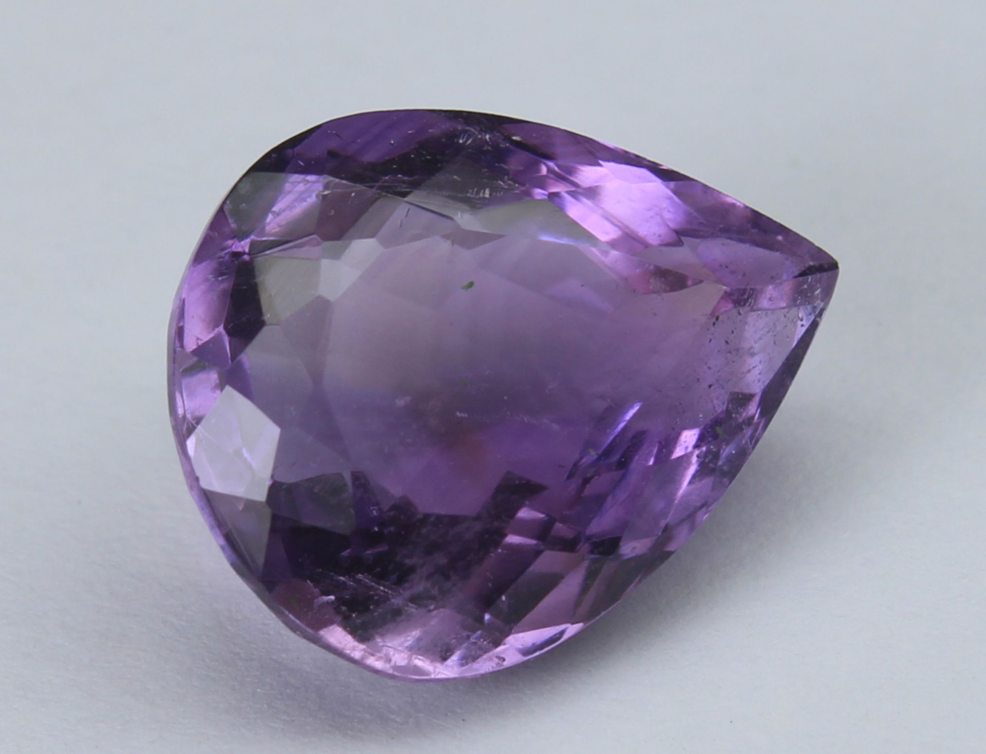 6.68 Ct Igi Certified Amethyst -Without Reserve - Image 4 of 8