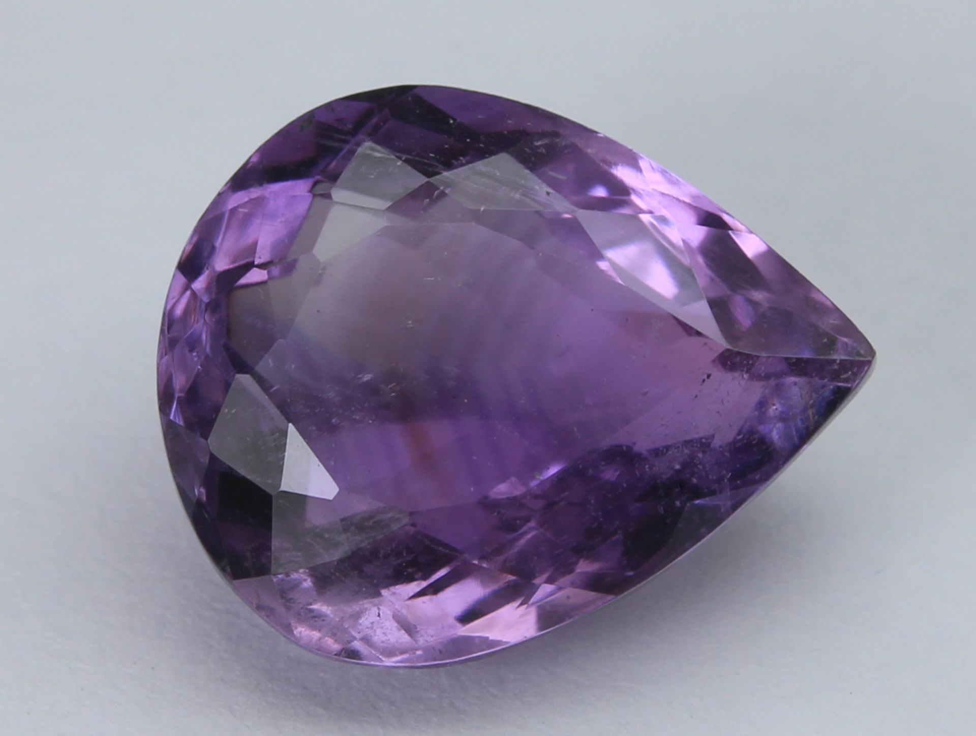 6.68 Ct Igi Certified Amethyst -Without Reserve