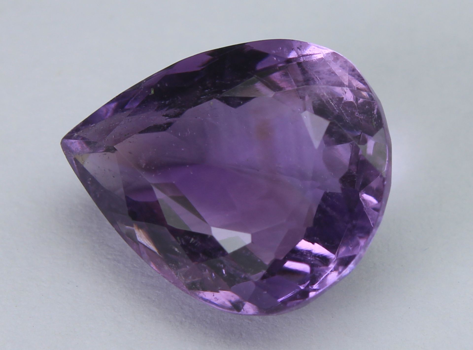 6.68 Ct Igi Certified Amethyst -Without Reserve - Image 3 of 8