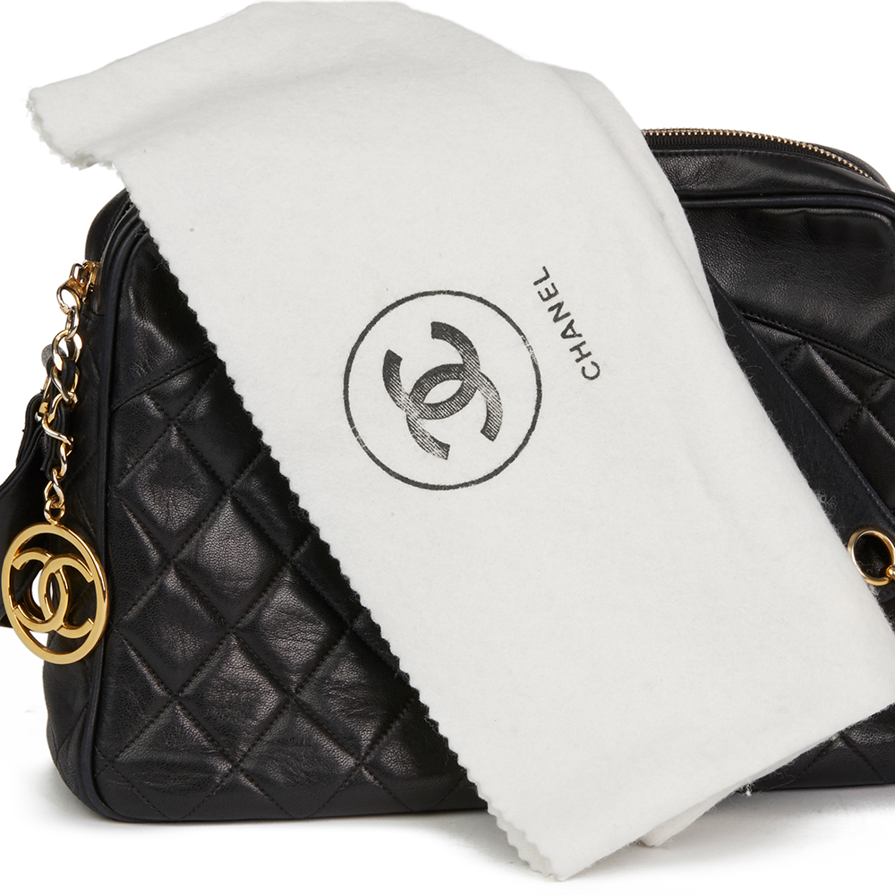 CHANEL Black Quilted Lambskin Vintage Timeless Charm Camera Bag - Bild 11 aus 11