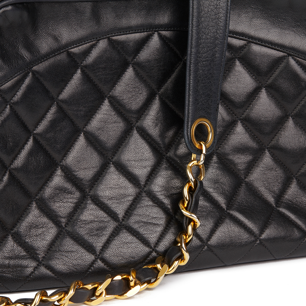 CHANEL Black Quilted Lambskin Vintage Timeless Charm Camera Bag - Bild 7 aus 11