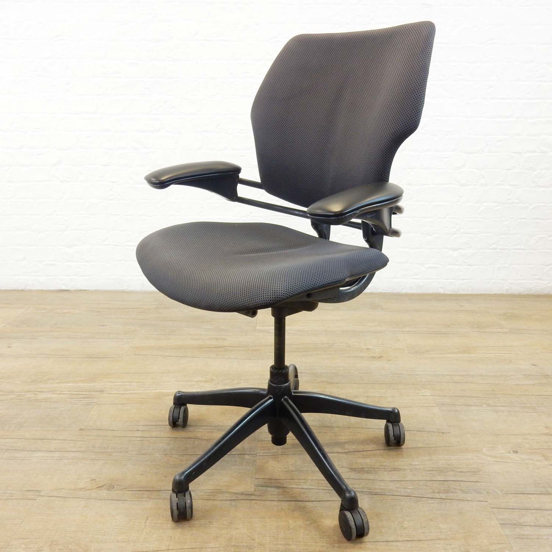 Humanscale Freedom Dark Grey Task Chair