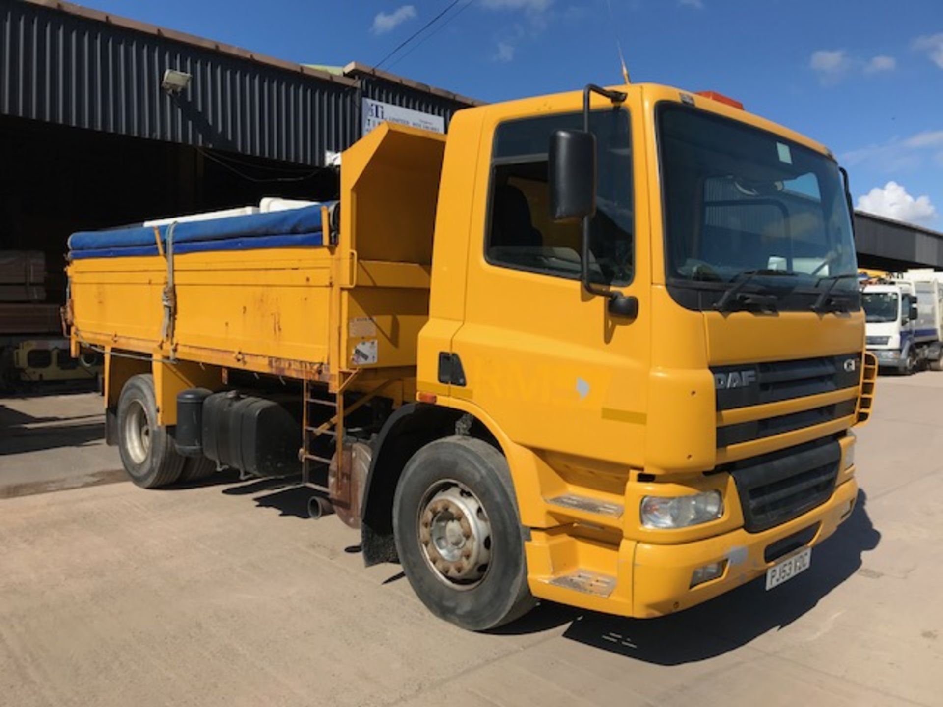 2003 DAF CF 65-220 18 ton Tipper - Image 3 of 12