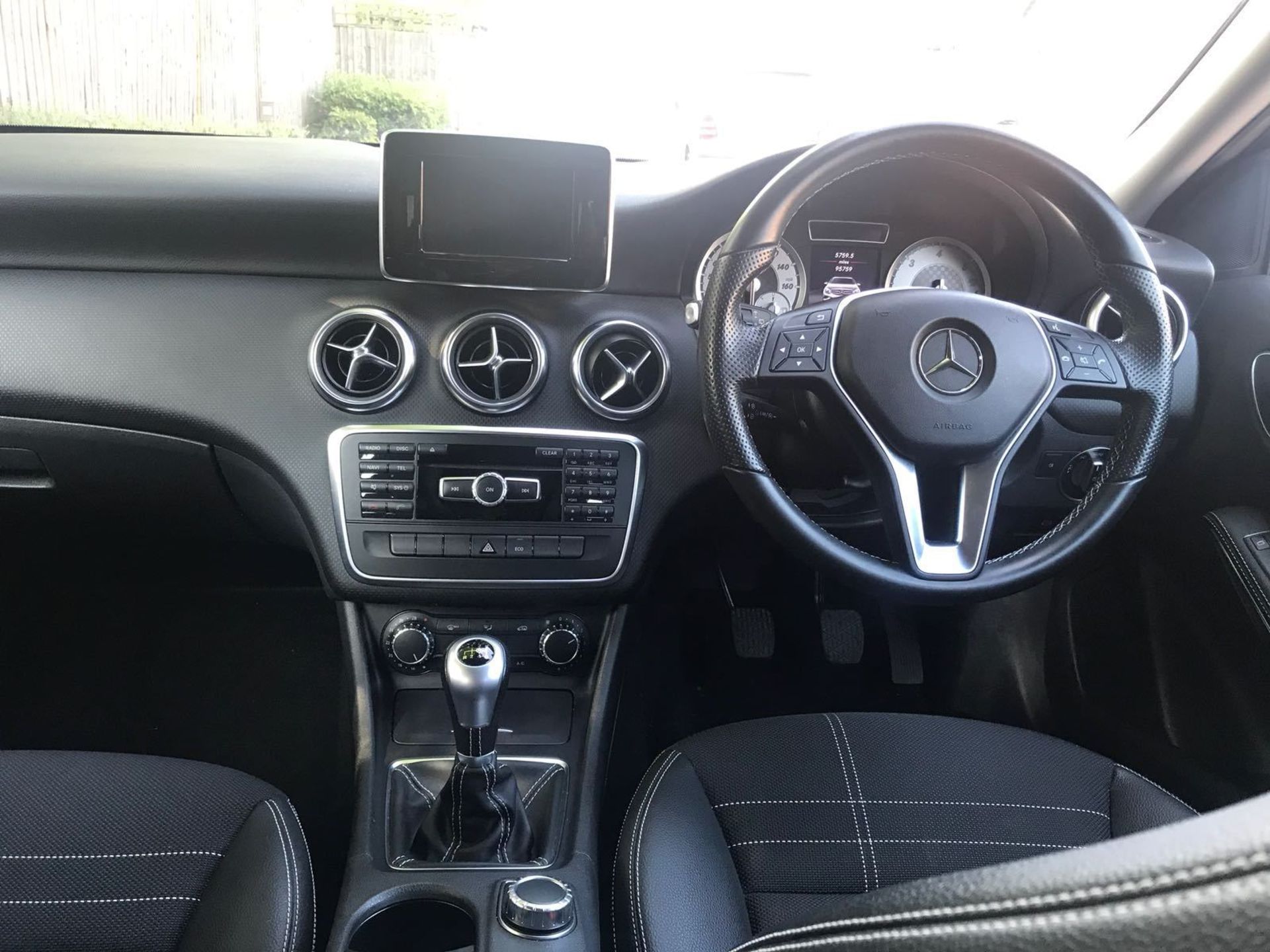 Mercedes-Benz A Class A200 CDI Sport 5DR - Image 13 of 15