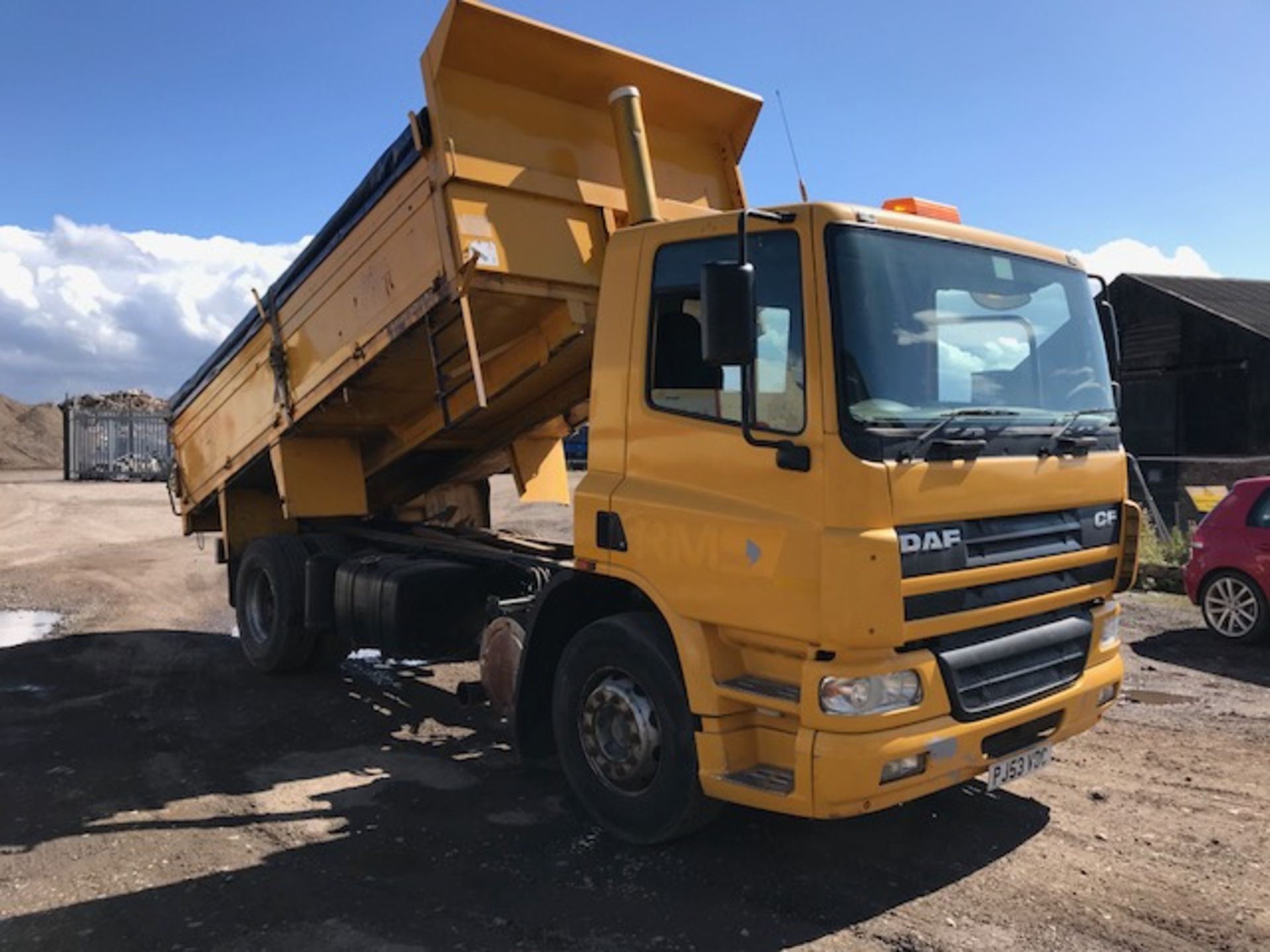 2003 DAF CF 65-220 18 ton Tipper - Image 2 of 12