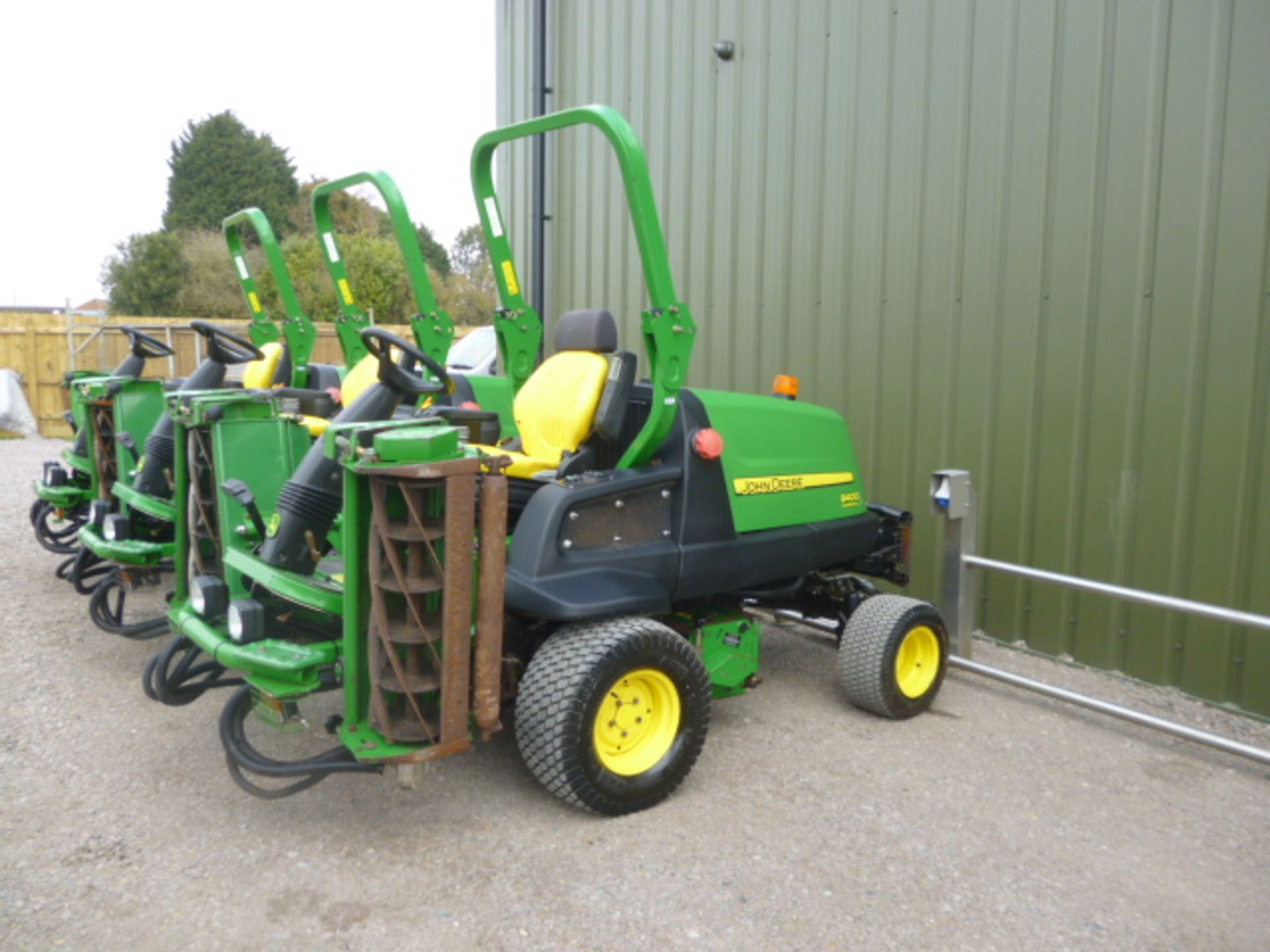 John Deere 8400 Triple Reel Mower - Bild 3 aus 6