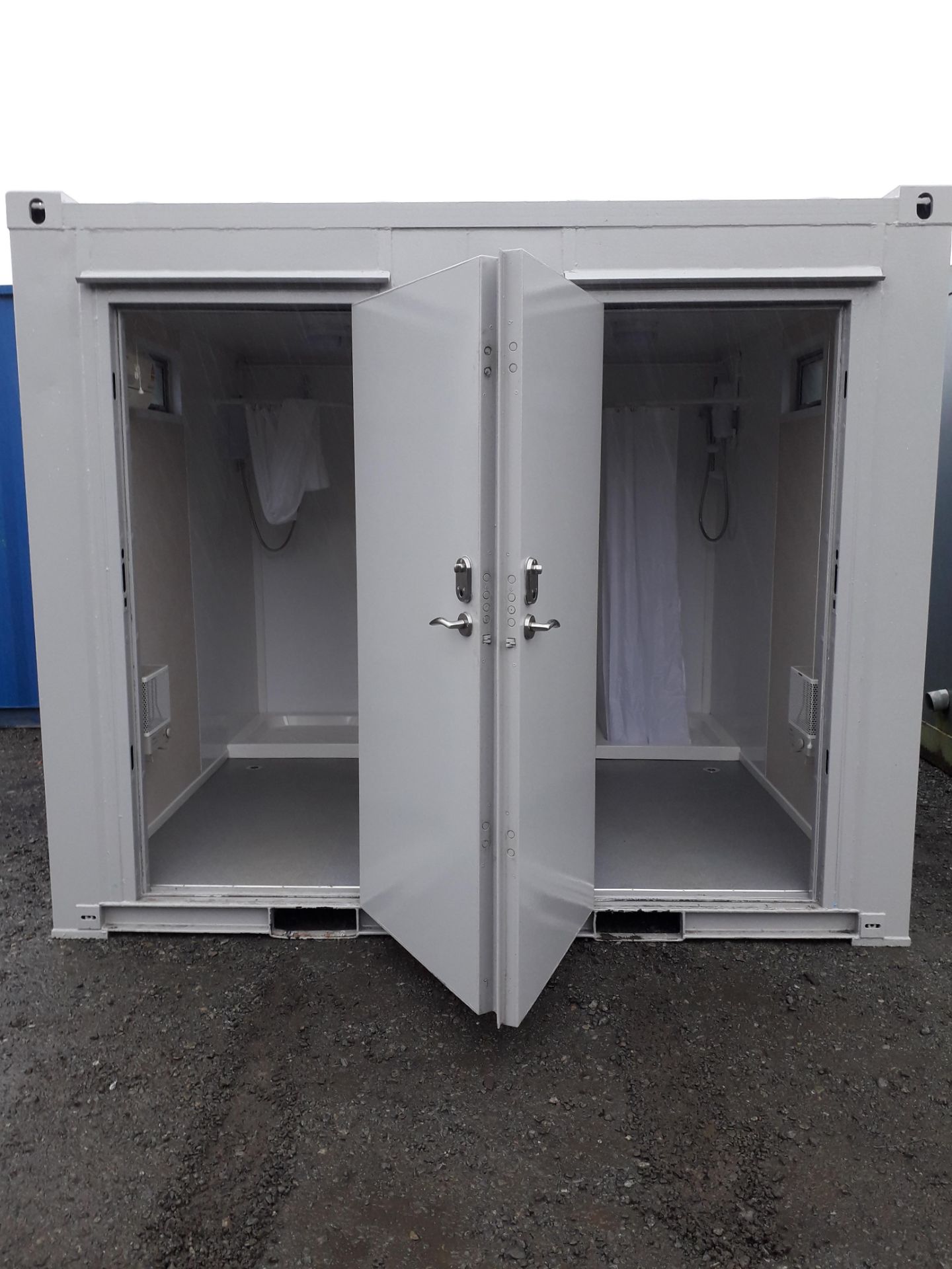 10ft x 8ft Double Shower Unit - Image 5 of 8