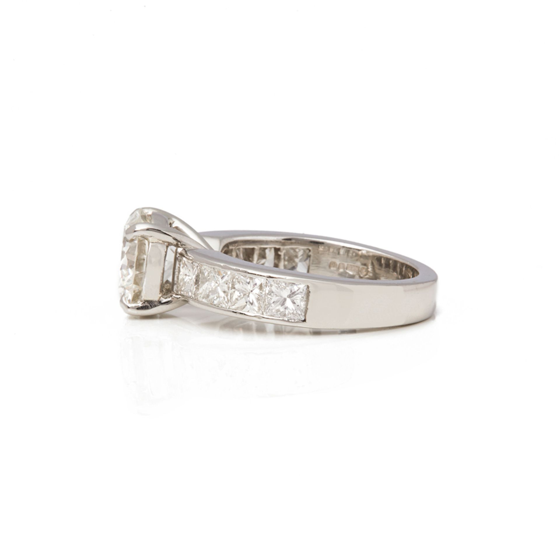Platinum Round Brilliant Cut Diamond Engagement Ring - Image 7 of 9