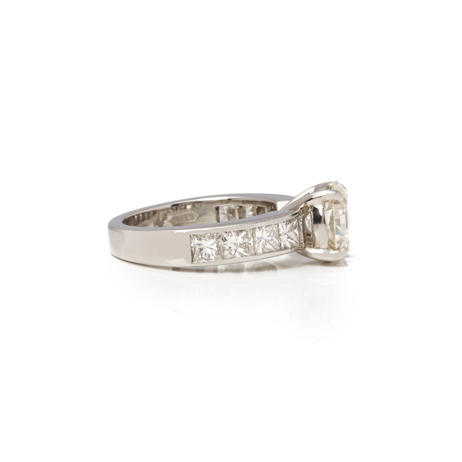 Platinum Round Brilliant Cut Diamond Engagement Ring - Image 8 of 9