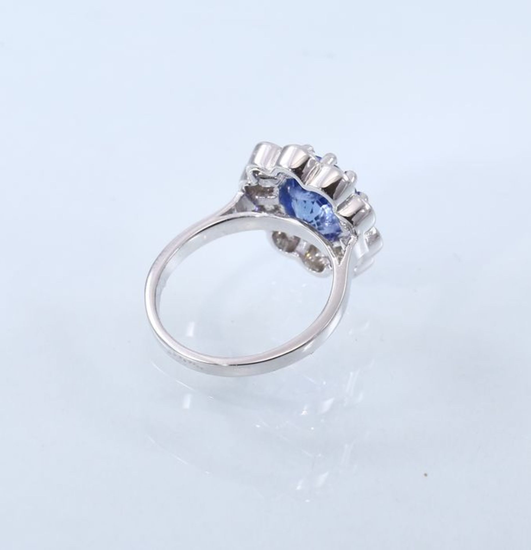 14 K / 585 White Gold Blue Sapphire (IGI Certified) & Diamond Ring - Image 13 of 13