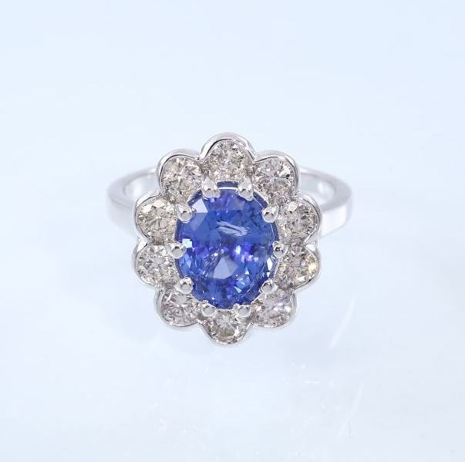 14 K / 585 White Gold Blue Sapphire (IGI Certified) & Diamond Ring - Image 3 of 13