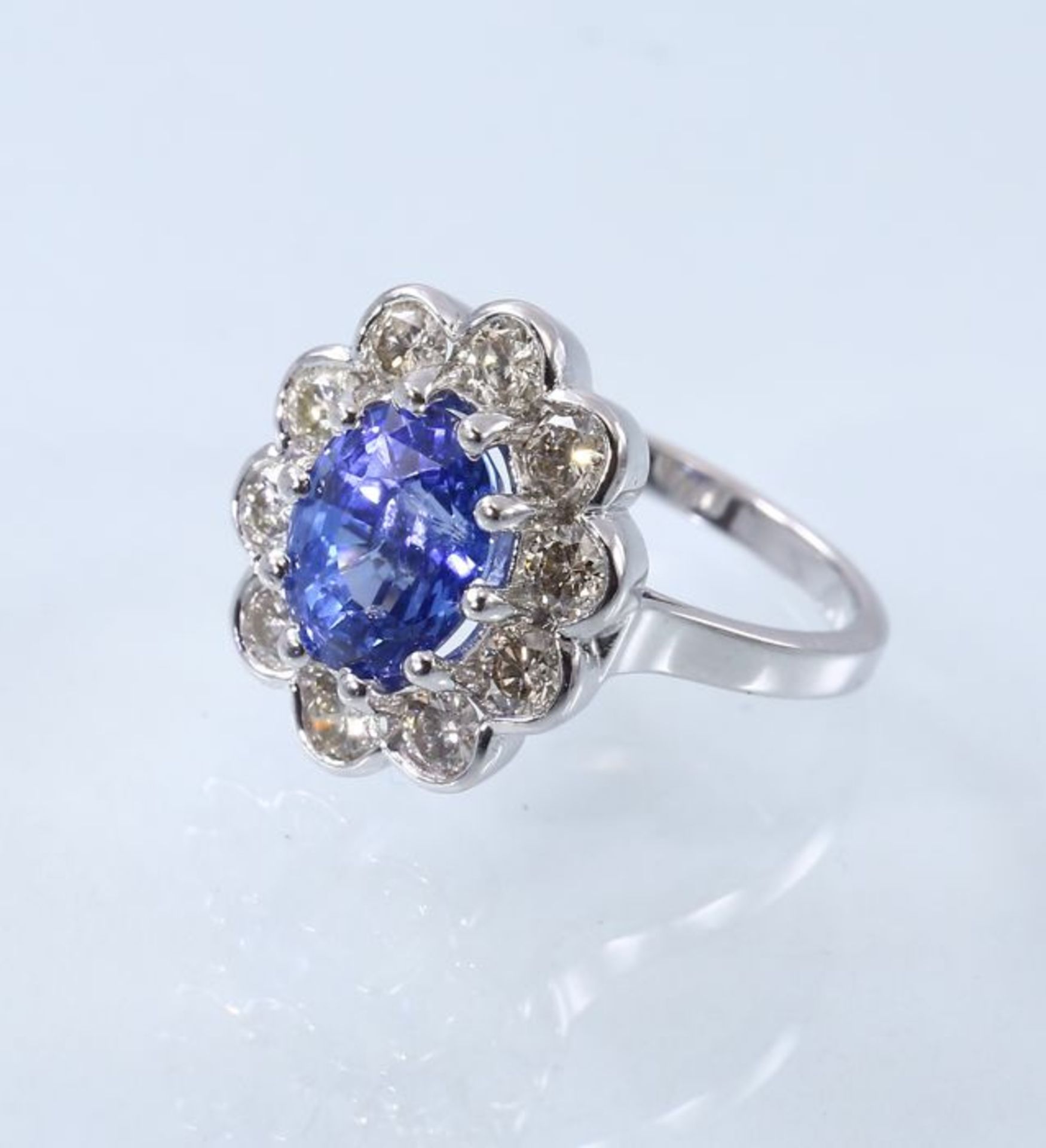 14 K / 585 White Gold Blue Sapphire (IGI Certified) & Diamond Ring - Image 10 of 13