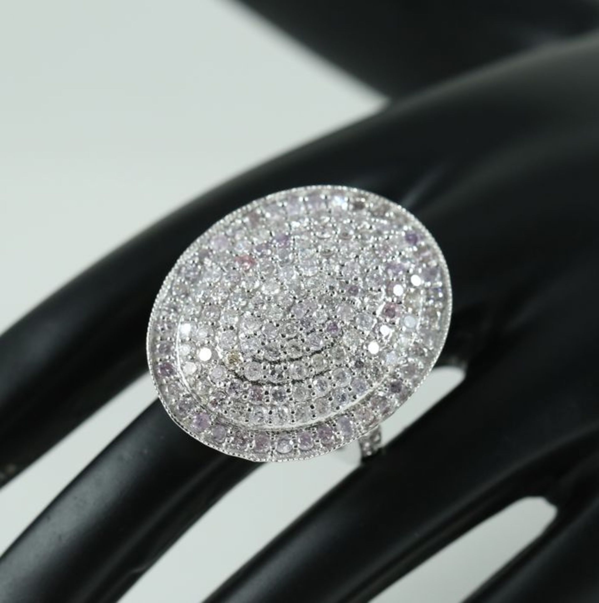 14 K / 585 White Gold Very Exclusive Pink Diamond Ring