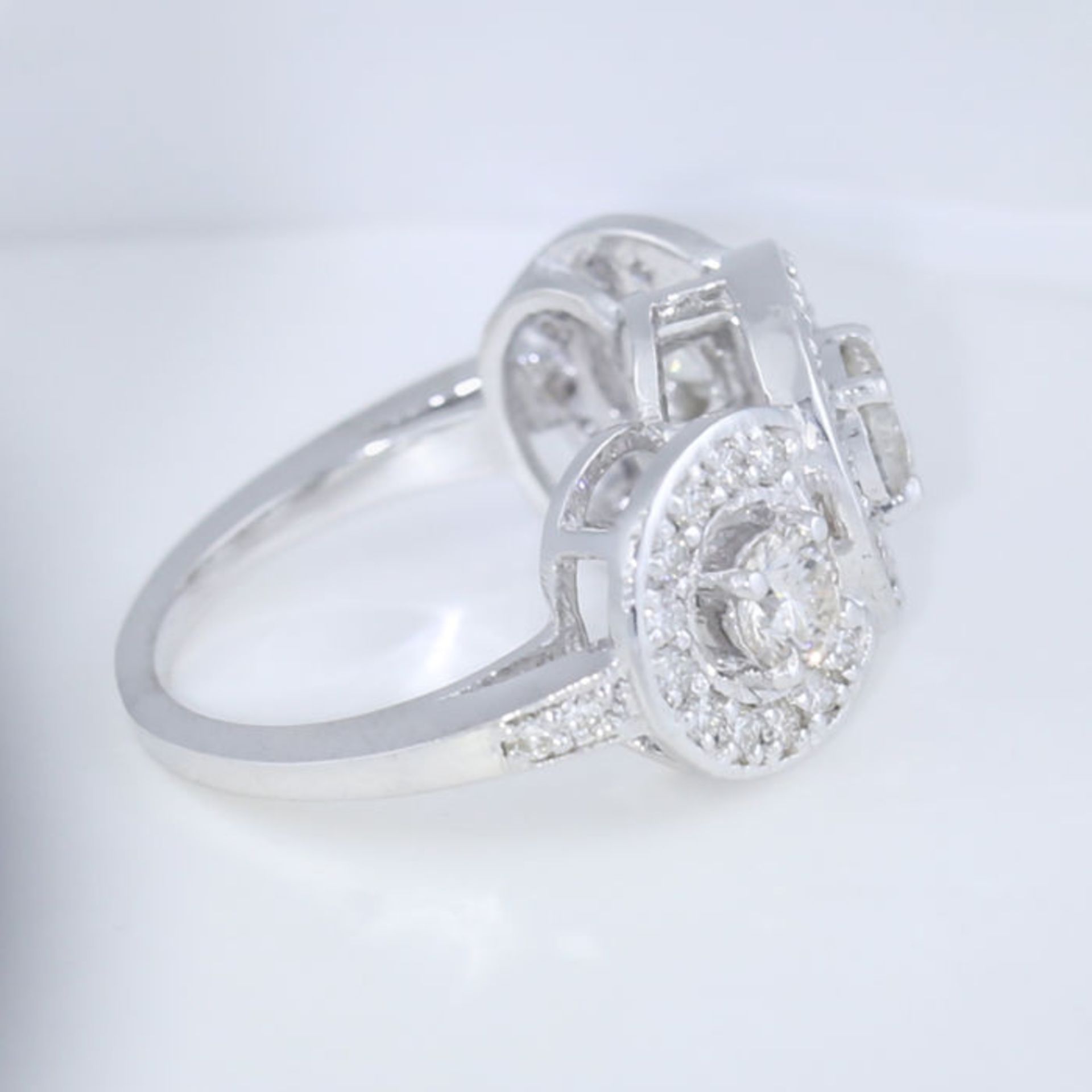 14 K / 585 Designer 3 Solitaire Diamond Ring - Image 6 of 7