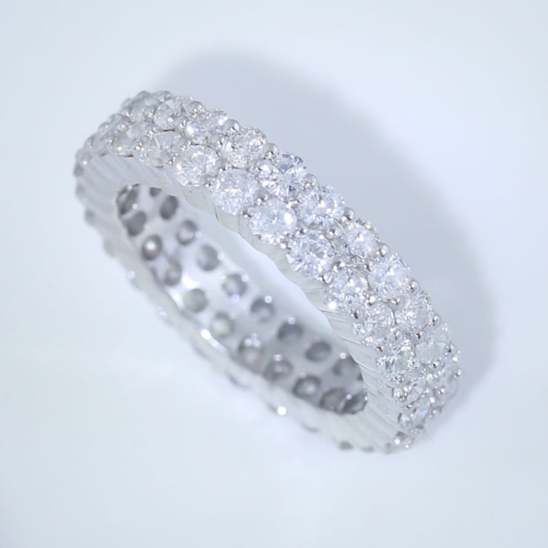 14 K / 585 White Gold Eternity Diamond Ring - Image 4 of 10