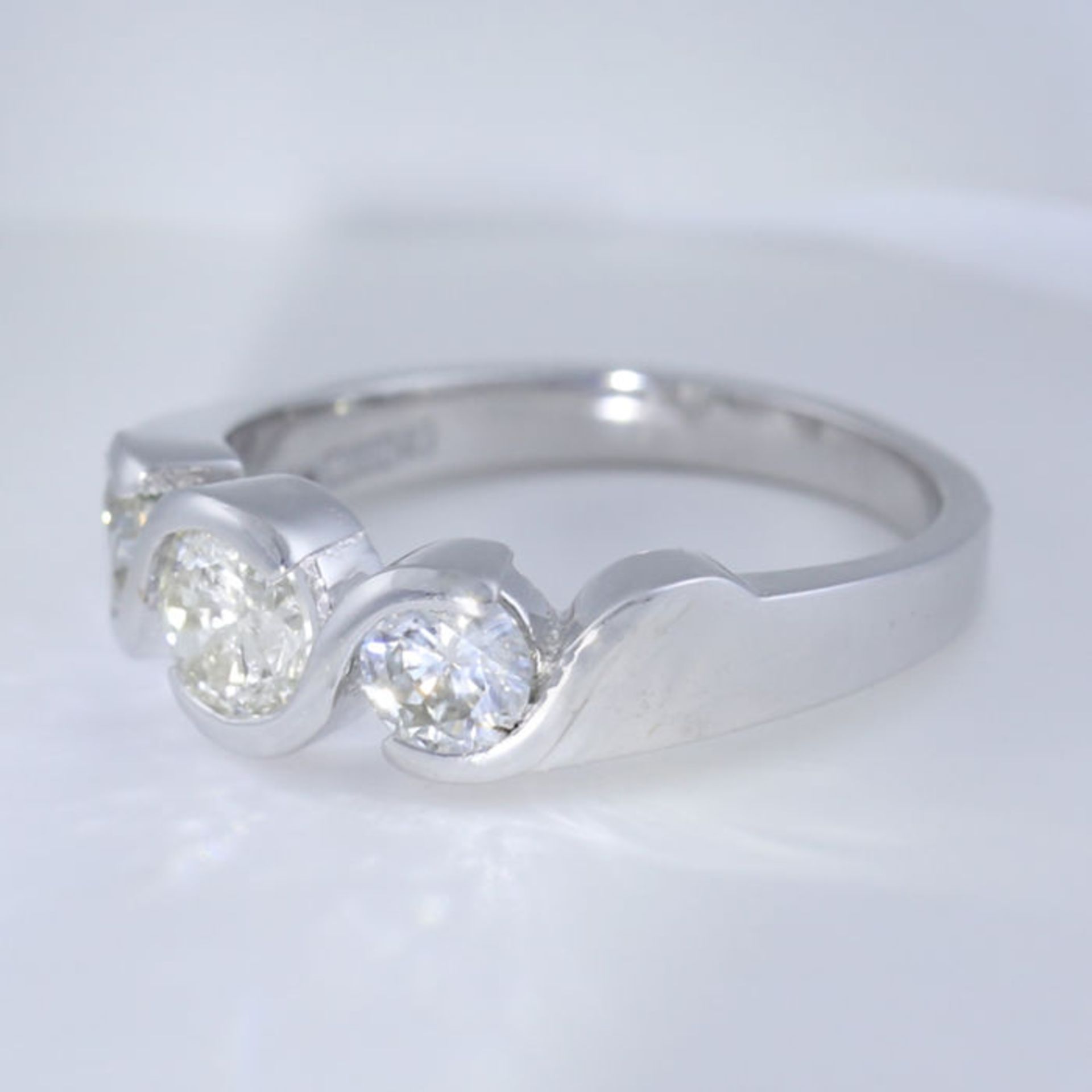 IGI Certified 14 K / 575 White Gold Solitaire Diamond Ring - Image 4 of 6
